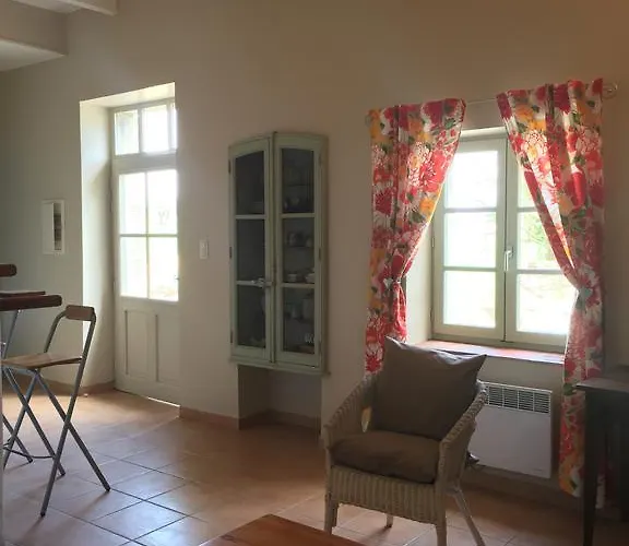 Chateau Pech-celeyran Salles-dʼAude