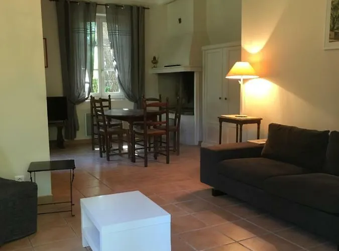 Chateau Pech-celeyran Feriehus *